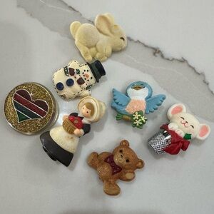 Vintage Hallmark Pins♥️